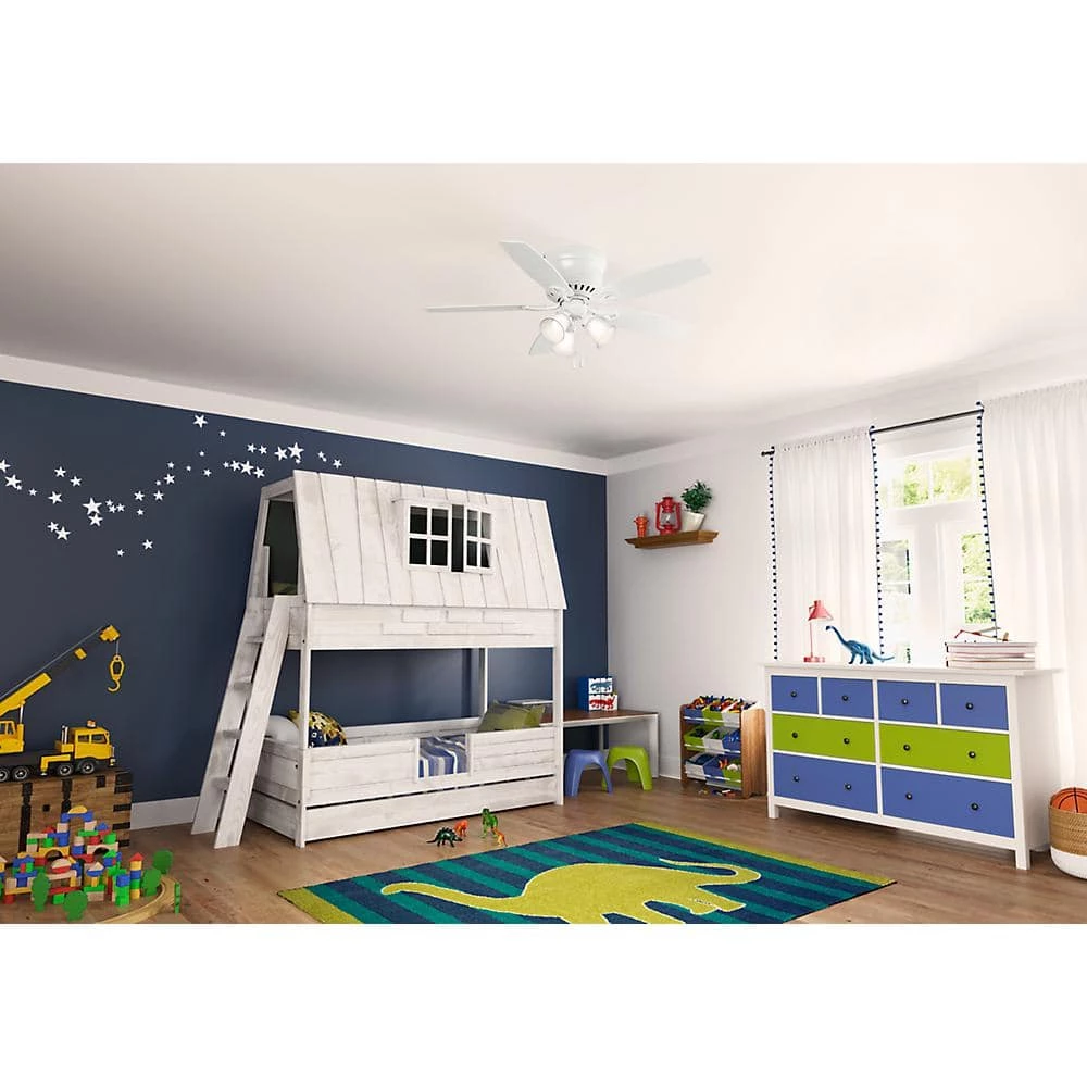 Hunter Oakhurst II 52 in. Low Profile LED Indoor Fresh White Ceiling Fan with Light Kit 2 Hunter Oakhurst II 52 in. Low Profile LED Indoor Fresh White Ceiling Fan with Light Kit - Image 2